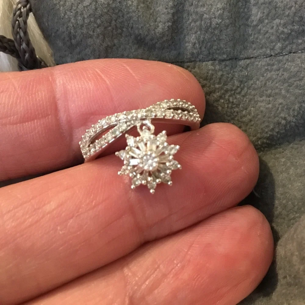 NWT Diamond Treasures SS 0.50TCW Diamond Sun Dangle Charm Crisscross Ring - Picture 4 of 16